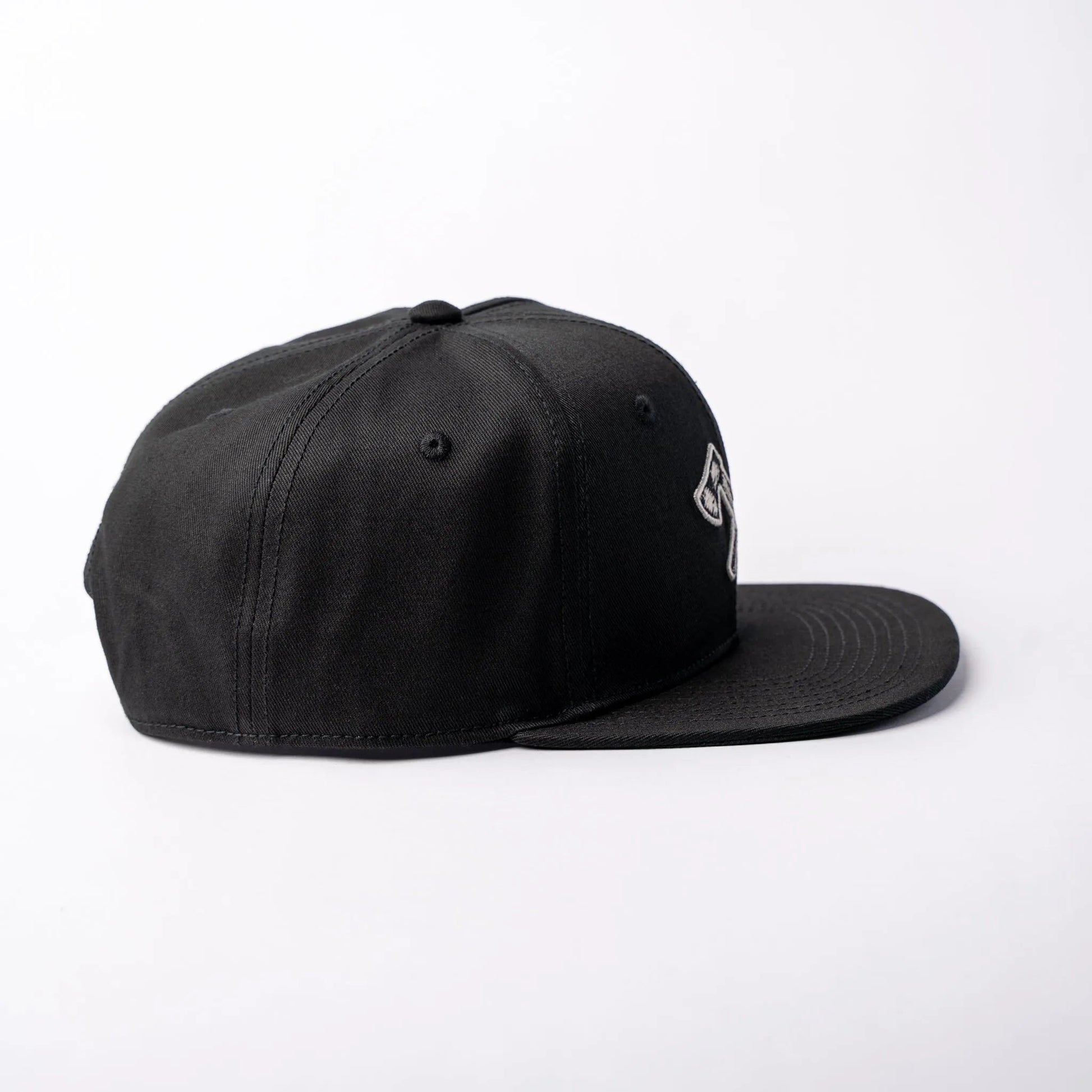 Basecap Crossed Axes Snapback Black Grey - timberjacks.store